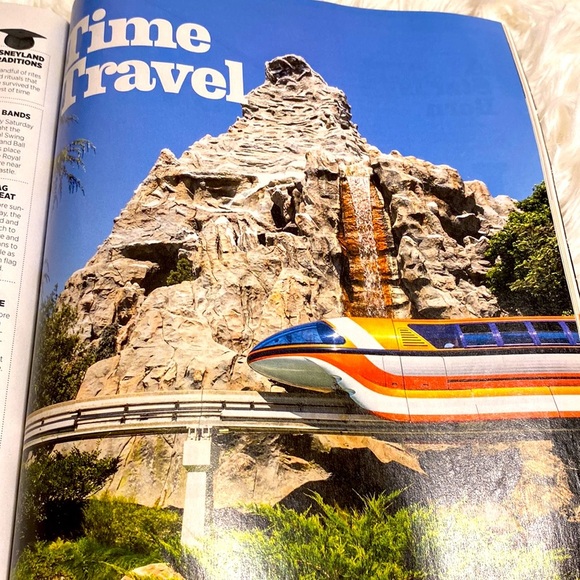 LOS ANGELES MAGAZINE DISNEYLAND THE ULTIMATE GUIDE November 2017 GUC - Picture 3 of 8